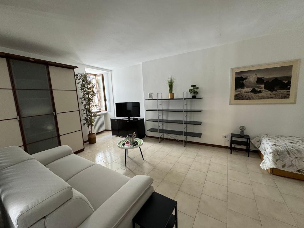 La Torretta Apartment 佩斯基耶拉德加达 外观 照片