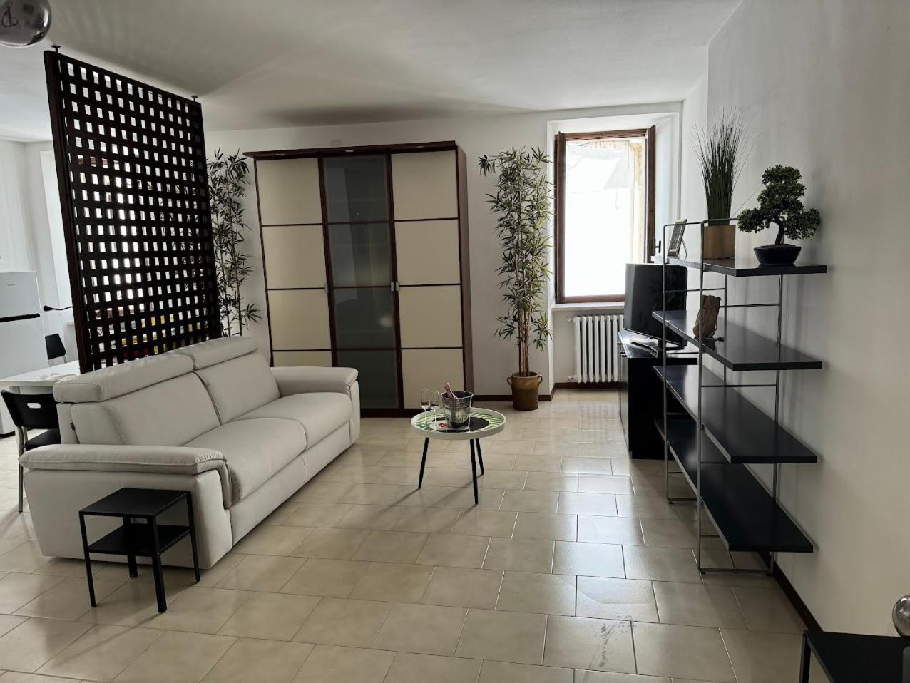 La Torretta Apartment 佩斯基耶拉德加达 外观 照片