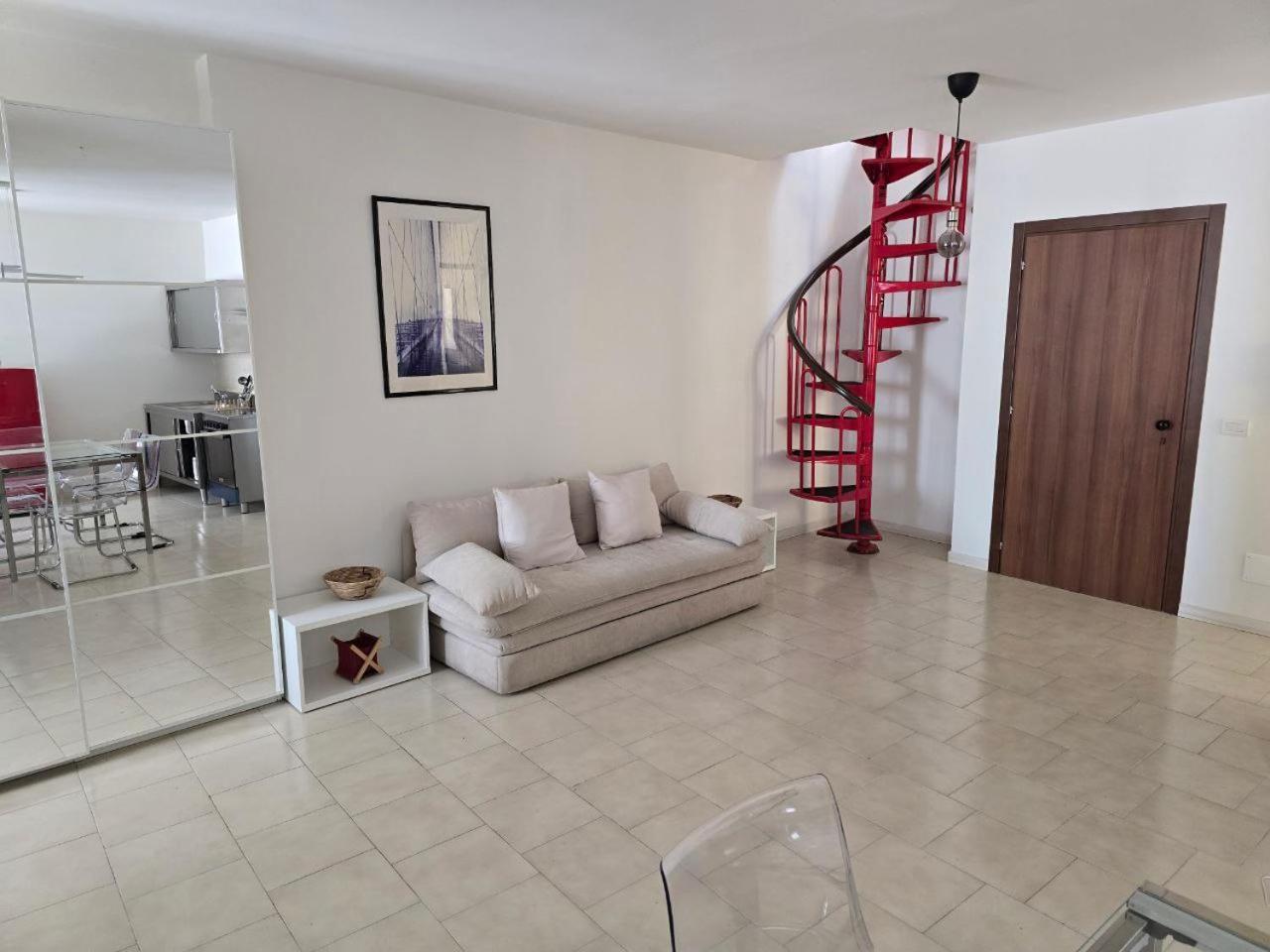 La Torretta Apartment 佩斯基耶拉德加达 外观 照片